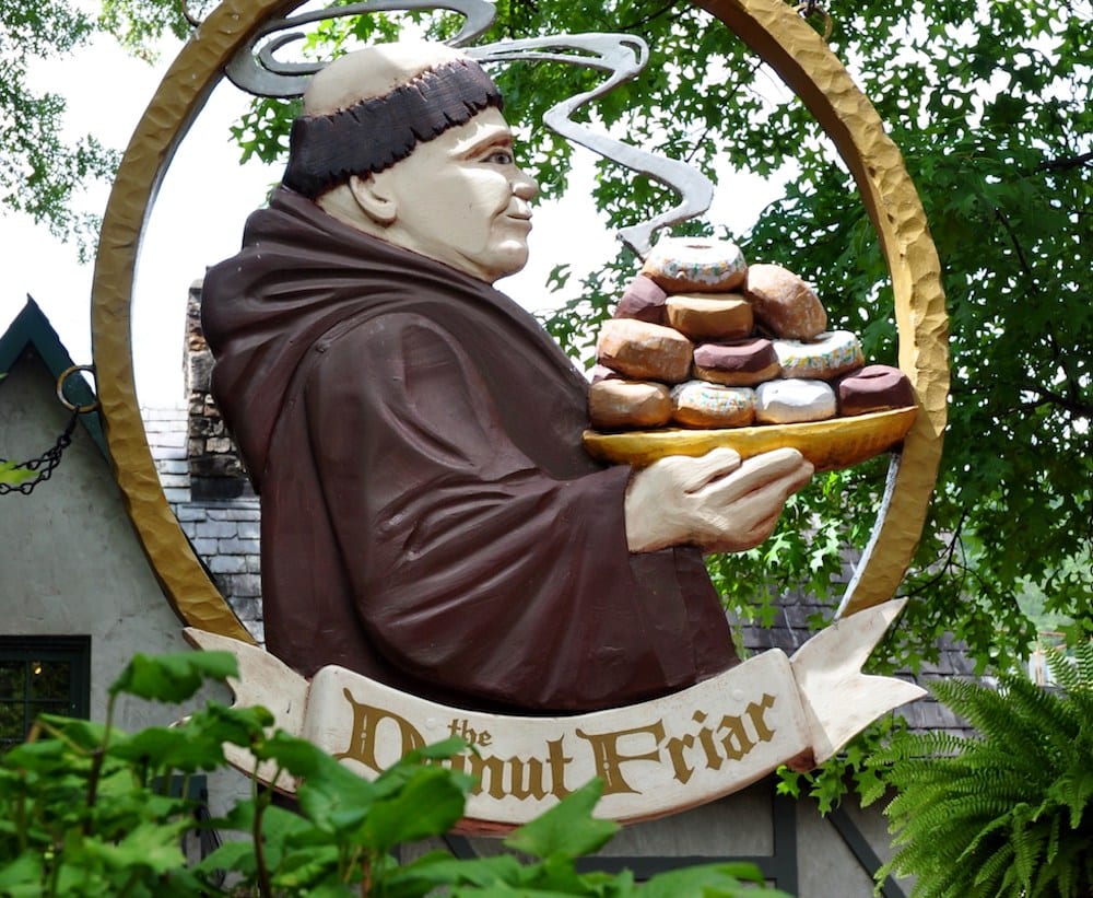 donut friar in gatlinburg